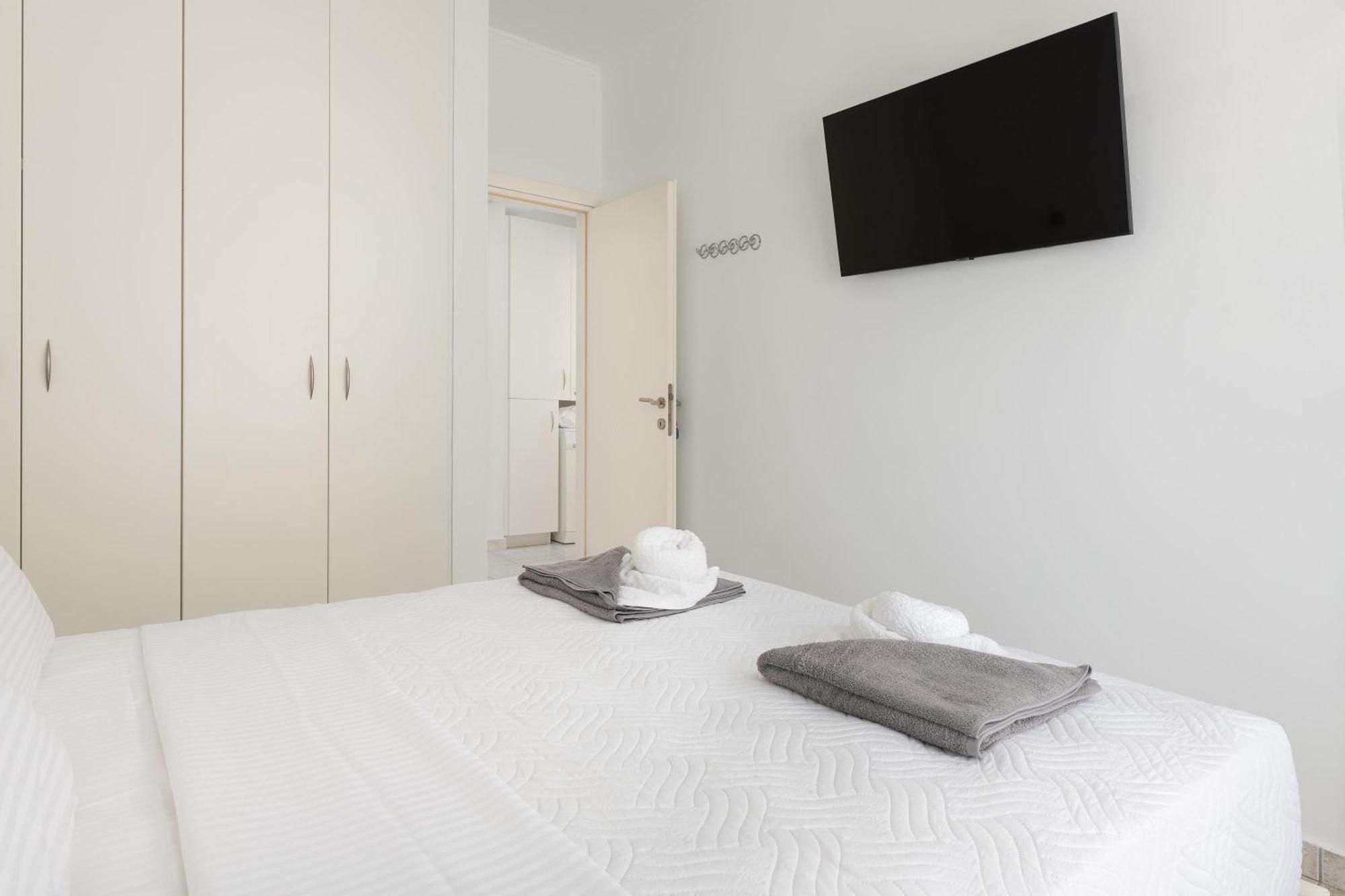 White&Blue Luxury Suites Jaliszósz Kültér fotó