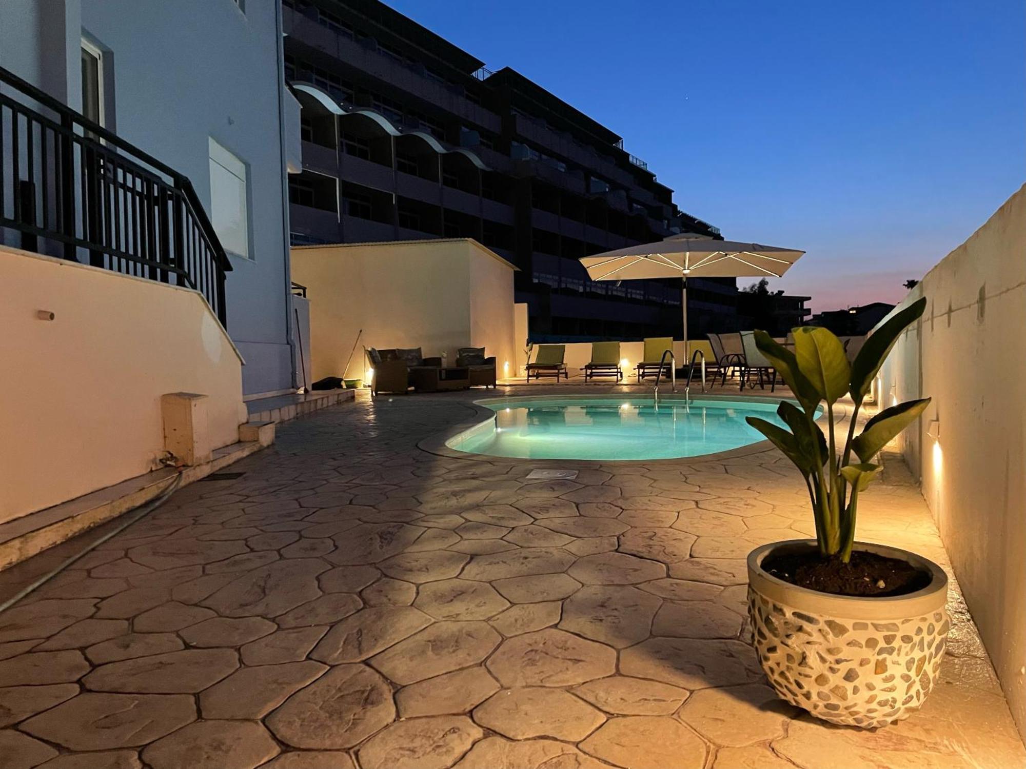 White&Blue Luxury Suites Jaliszósz Kültér fotó
