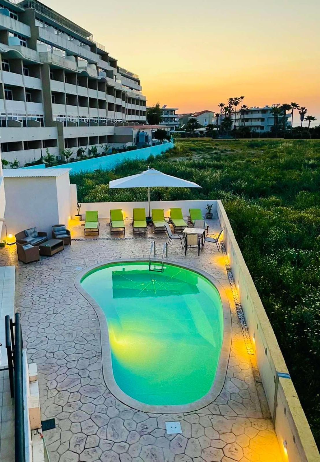 White&Blue Luxury Suites Jaliszósz Kültér fotó